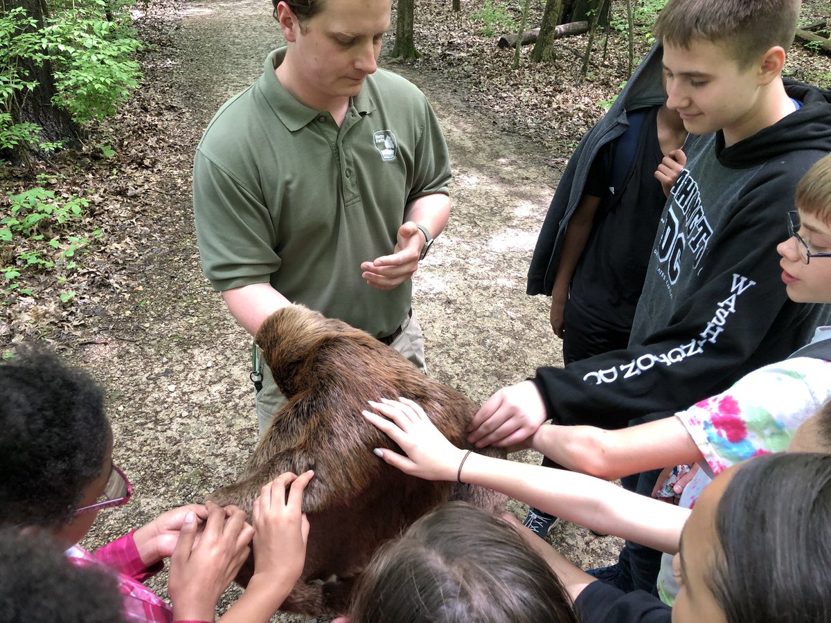 mrsupeRscience's tweet photo. Zoology class learning about animal adaptations from the park naturalist at Blacklick #STEMester2019 @BR_STEM https://t.co/Tejm8Oa9cr