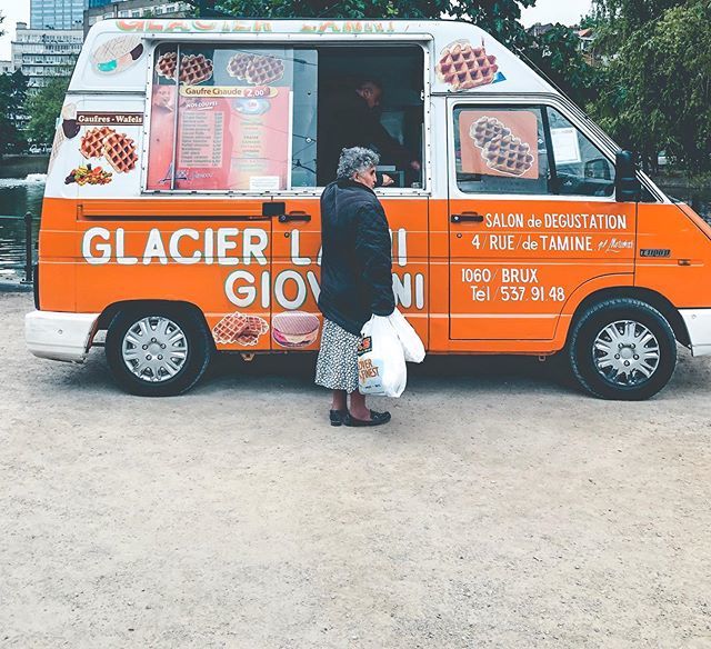 Armoire à glaces .
.
.
#brussels #icecream #streetfood 
#belgianlifestyle #gardelafrite