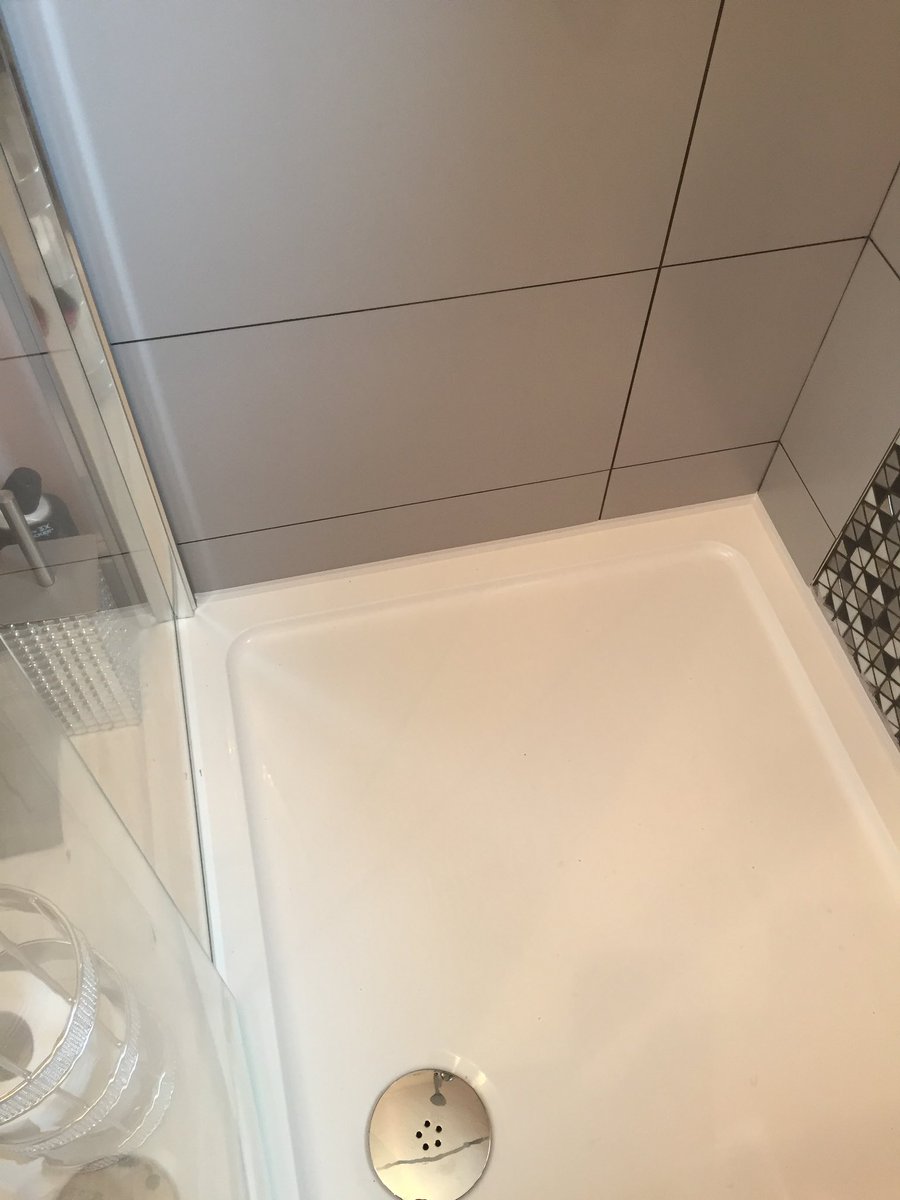 yu_seal's tweet photo. We #love this shower! Finished beautifully by #multiseal #nosilicone #envirofriendly #eco #silicone #replacement https://t.co/tvTe2CuzUx