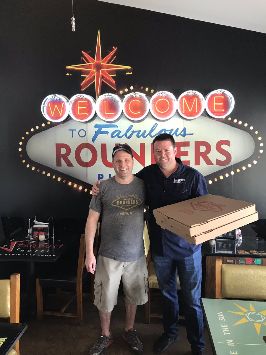 JPDChiefTaylor's tweet image. A big THANK YOU to Rounders Pizzeria for providing a delicious lunch to our department for #NationalPoliceWeek!
