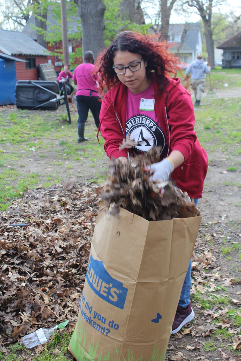 WMAC's own Fundraising & Outreach Chair is hard at work cleaning up vacant lots! #SSP2019 #SSPMI #WatchRussGo #GetThingsDone #VolunteerMichigan