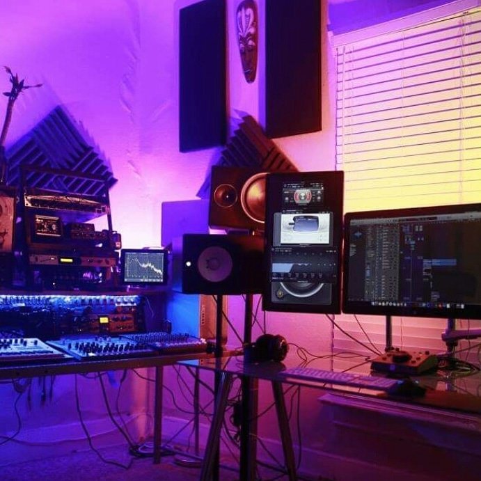 LoopArtists's tweet image. It's Friday! Have a great weekend and go download some free loops! loopartists.com