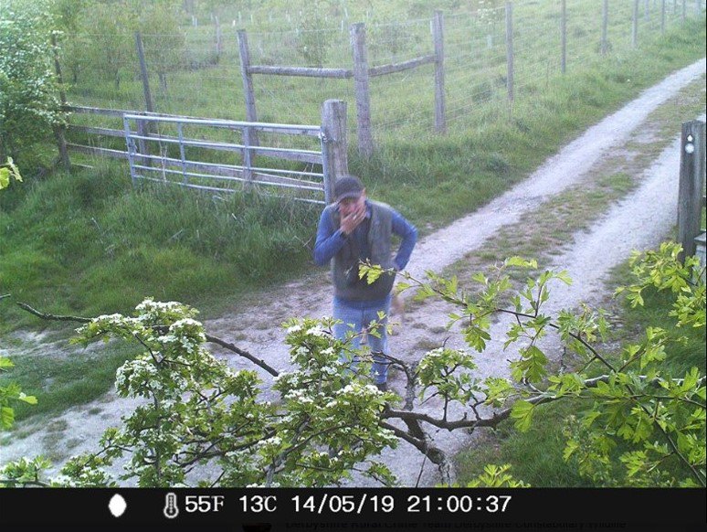 RaptorPersUK's tweet photo. Can you identify this man? Derybshire Constabulary's Rural Crime Team @Derbys_Wildlife would like a word re: an abandoned peregrine nest site this week in Peak District. https://t.co/NCeOp8kdbZ News report via @birdman1066 https://t.co/i8pLWiTBz6