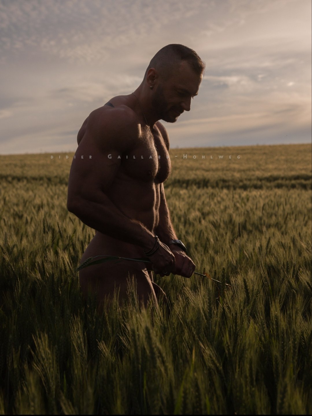 Alone in a field 
#gay? #muscle? #hot? #fit?? #bearded? #hotgay #bodybuilding? #bodybuilder? #body? #muscles?