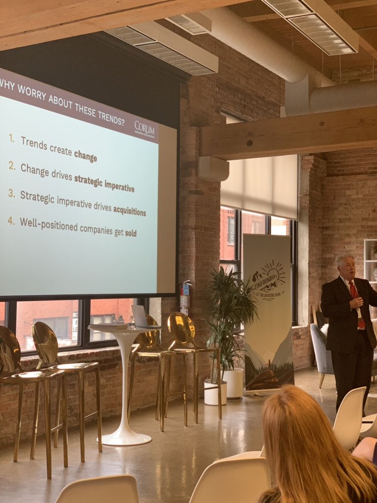Happening now at #finfoundher: attendees are learning the TOP 10 #disruptive tech trends