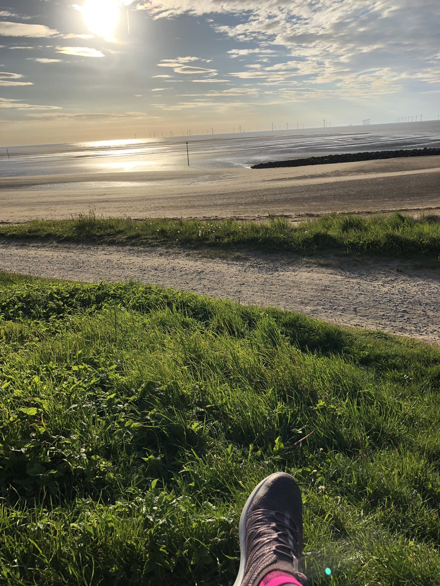chlamityjane's tweet image. Here you go @drchatterjeeuk views on my evening walk. Used to say ‘If I could prescribe this, I would’. Now I say ‘Let’s work out your lifestyle prescription together!’ #lifestylemedicine #stressSolution #NorthWirralCoast