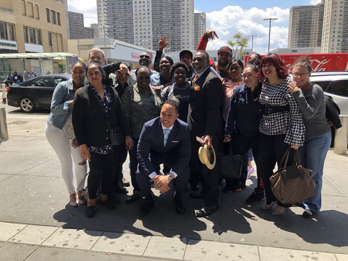 In the Bronx, the juries are not only happy to hold the government to its burden, they’re posing with the defense attorney after a full acquittal: