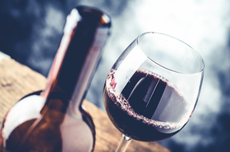 ClubNoQuarter's tweet photo. It's Friday. The only decision you need to make now is bottle or glass? #ClubNoQuarter #FridayFeeling #wine #winelover https://t.co/4eune1Xh1o