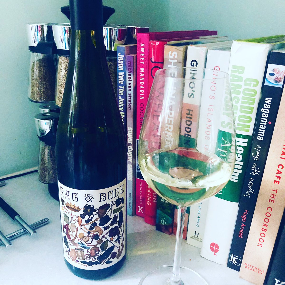 It is our first Friday night off in absolutely ages so we opened this beauty which is from a single vineyard, high on the eastern side of the Eden Valley. The lime fruit character is so expressive and so refreshing alongside green and red apple and honeysuckle notes #magpieestate