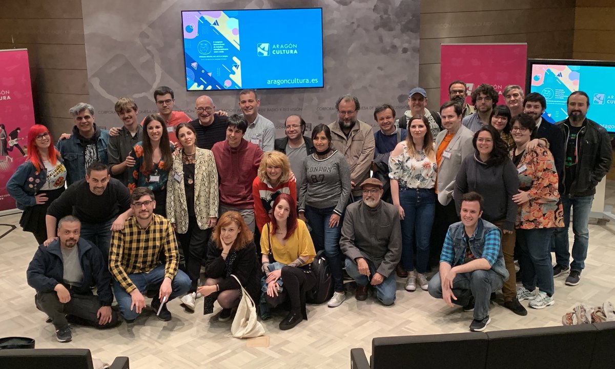 aragoncultura's tweet photo. 📸Foto de familia con los participantes del congreso @comicZgz 📚🖍@unizar

¡Gracias a todos por asistir y seguir la clausura a través de #AragónCultura! 

#FelizFinde https://t.co/CfIIIbbVHs
