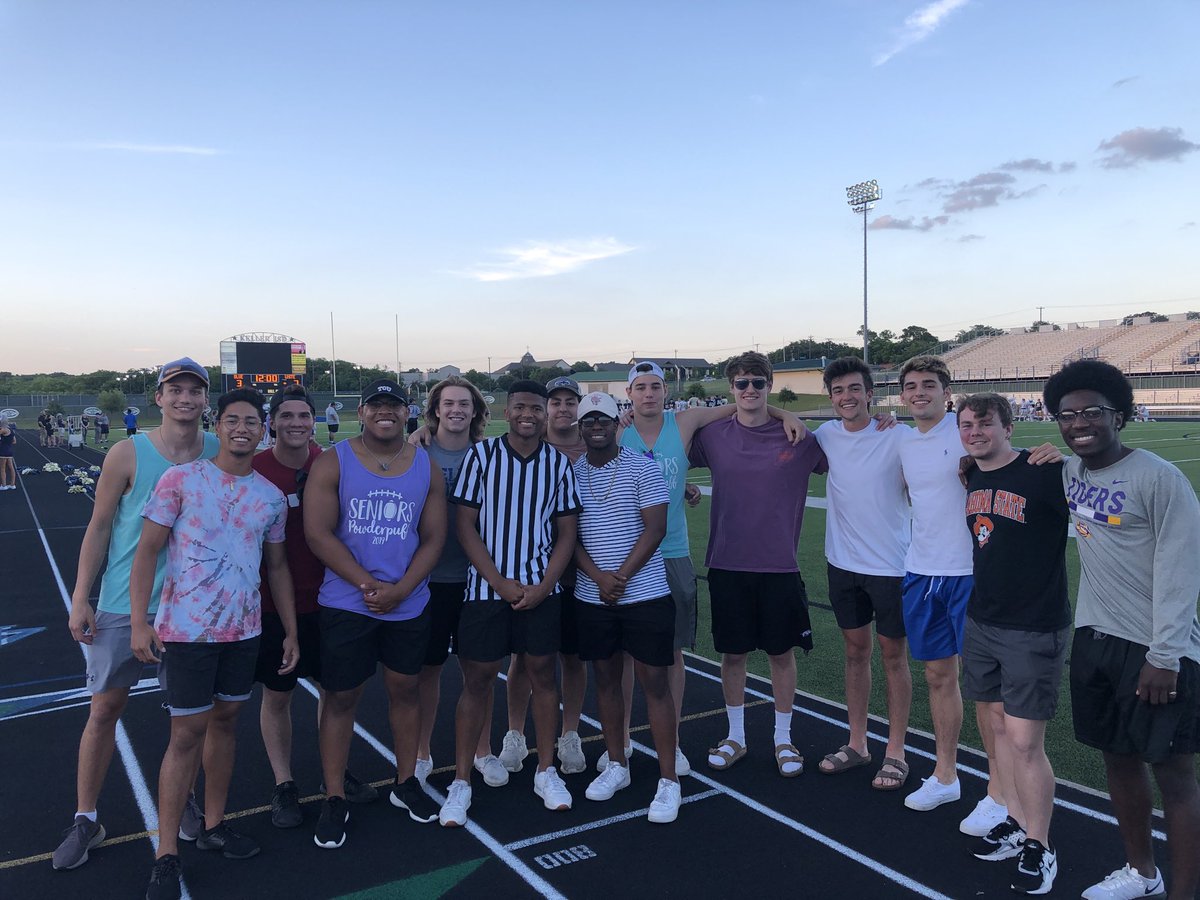 Enjoyed seeing all of the KHS Football Alumni at the Spring Game last night. Proud of all of you!! ⁦<a href="/KISDAthletics/">Keller ISD Athletics</a>⁩ “⁦<a href="/KHSBooster/">KHS Athletic Booster</a>⁩ ⁦<a href="/KHSIndianNation/">Keller High School</a>⁩