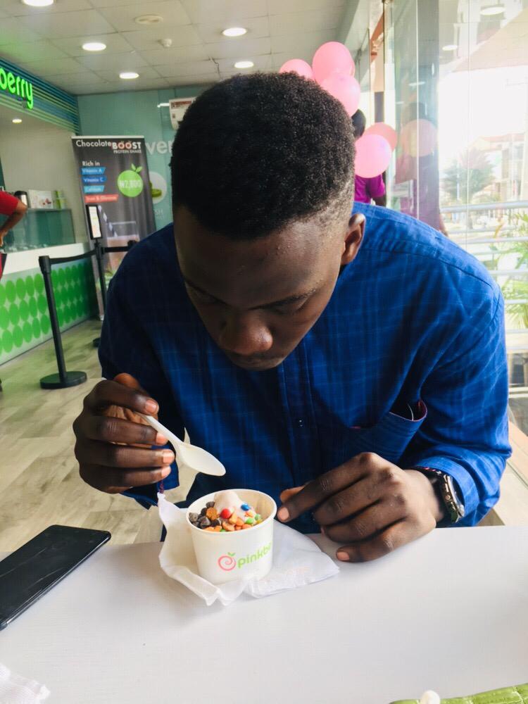 jigilola's tweet photo. So happy and grateful for another year I give God the glory . #BLUEMAY 💙💙 https://t.co/5VwP6f19pn