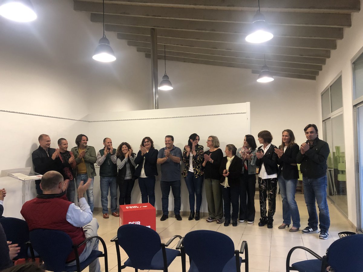 Algaidapsib's tweet photo. I acabam amb una foto de família!!! https://t.co/8ghi9sZ3LN