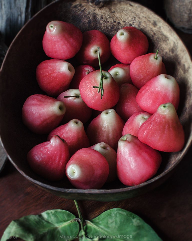 Guadeloupe_Pic's tweet photo. Connaissez-vous tous le nom de ce fruit ?
- Bonne dégustation -  
—————
🌴 ☀️ 💓 💦
#Guadeloupe #G_image https://t.co/EvR71rfUqb