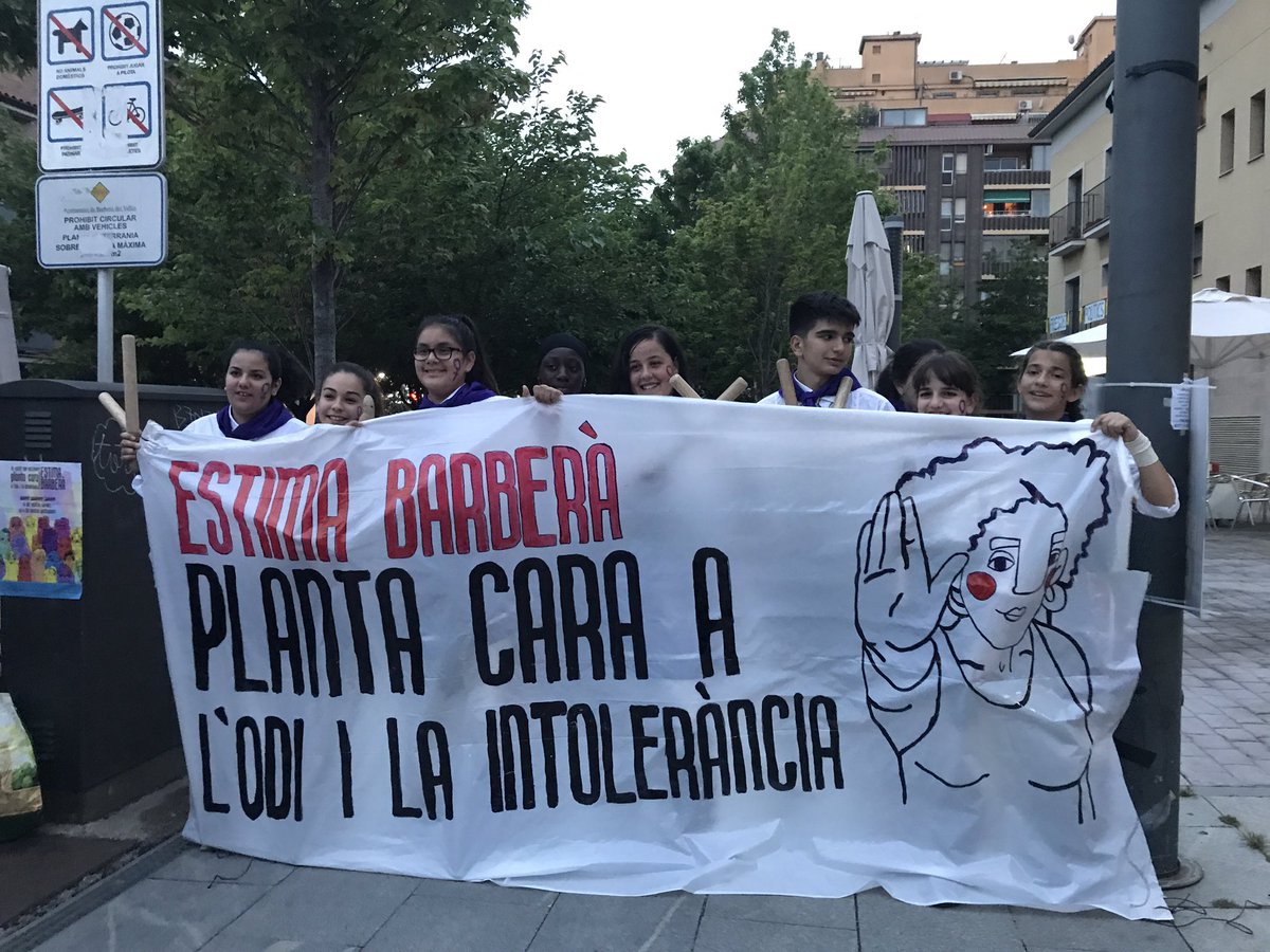 bdvplantacara's tweet photo. Agraïm a la Colla Bastonera de @Ins_LaRomanica i al grup barberenc #quelcom les seves actuacions d’avui #EstimaBarberà #BarberàPlantaCara https://t.co/C5h2ZM7ibY