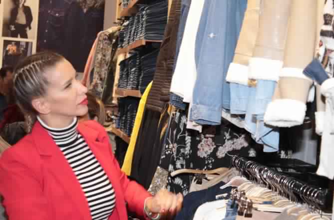 BlogDeAnizu's tweet photo. Moda: Wados realizó lanzamiento de colección Otoño-Invierno 2019 #Wados #moda #fashion #outfits #blogdeanizu https://t.co/XLq6xtmFrb https://t.co/eKK9zdhhly