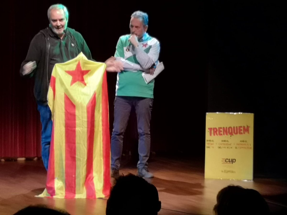 Ale_Bodart's tweet photo. #Ahora Invitado por la CUP estoy participando  del Acto que realizan en Hospitalet, Cataluña en apoyo de las listas feministas y socialistas que también integran nuestros compañeros de Socialismo y Libertad (SOL). #viernes #Internacional https://t.co/goawOK0dGl