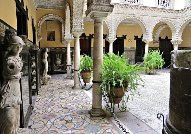 En el Museo Casa Palacio de la Condesa de Lebrija de Sevilla viajarás por el tiempo y el espacio descubriendo sorprendentes objetos artísticos. #ExploreMW #MuseumWeek