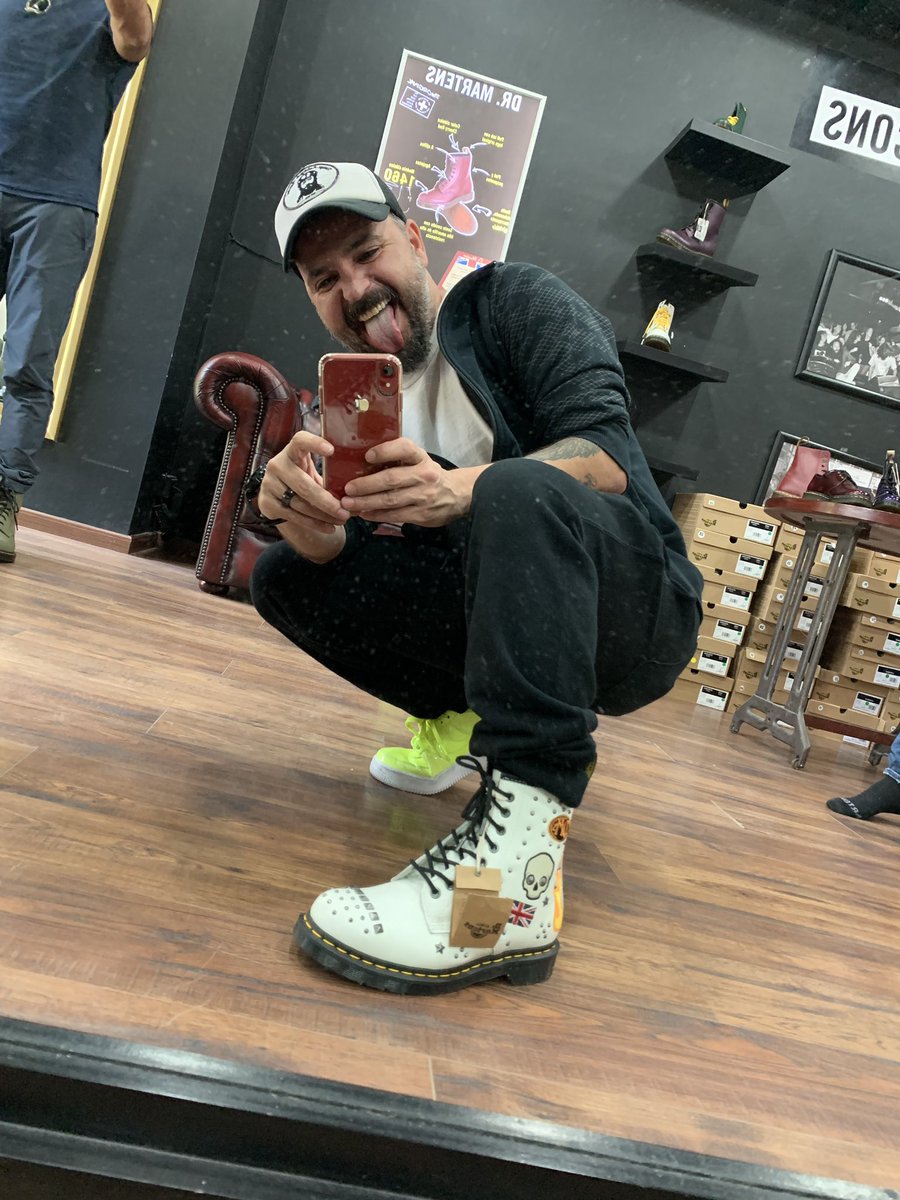 rodrigosieres's tweet photo. Lo logré yeahhhh babyyyy gracias @drmartensmex plaza XO son la onda hoy me las estreno https://t.co/47xSYc18ZP