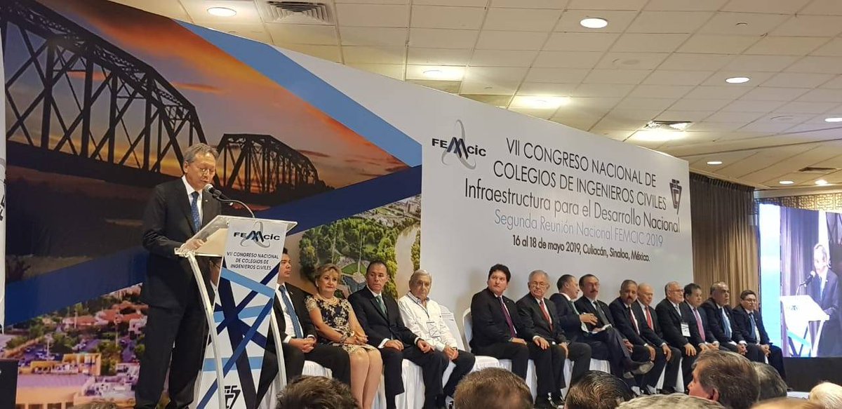 EduardoRmzLeal's tweet photo. En el marco del Séptimo Congreso Nacional de Colegios de Ingenieros Civiles, se tomó protesta del VII Consejo Directivo y se galardonó a los premios Nacionales de Ingeniería civil de la @FEMCIC1 , con la presencia del Ing. @JimenezEspriu, Secretario de la @SCT_mx . https://t.co/9CoVOyWeic