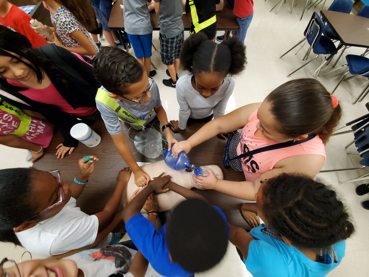 Soon to be <a href="/HorizonAcadFL/">HorizonMarionOaks</a> students from <a href="/MCPS_Sunrise/">MCPS_Sunrise</a> thinking about future careers. #WeAreMCPS @Grantham_Greats