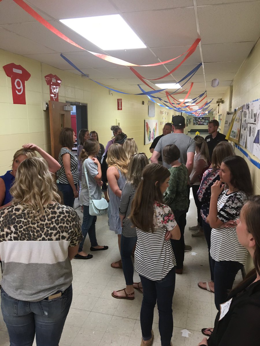 slwilliams18's tweet photo. New New Teacher Tour. 
Welcome aboard to all our new Knights !
#KnightsR7 https://t.co/3CPfTvhhi3