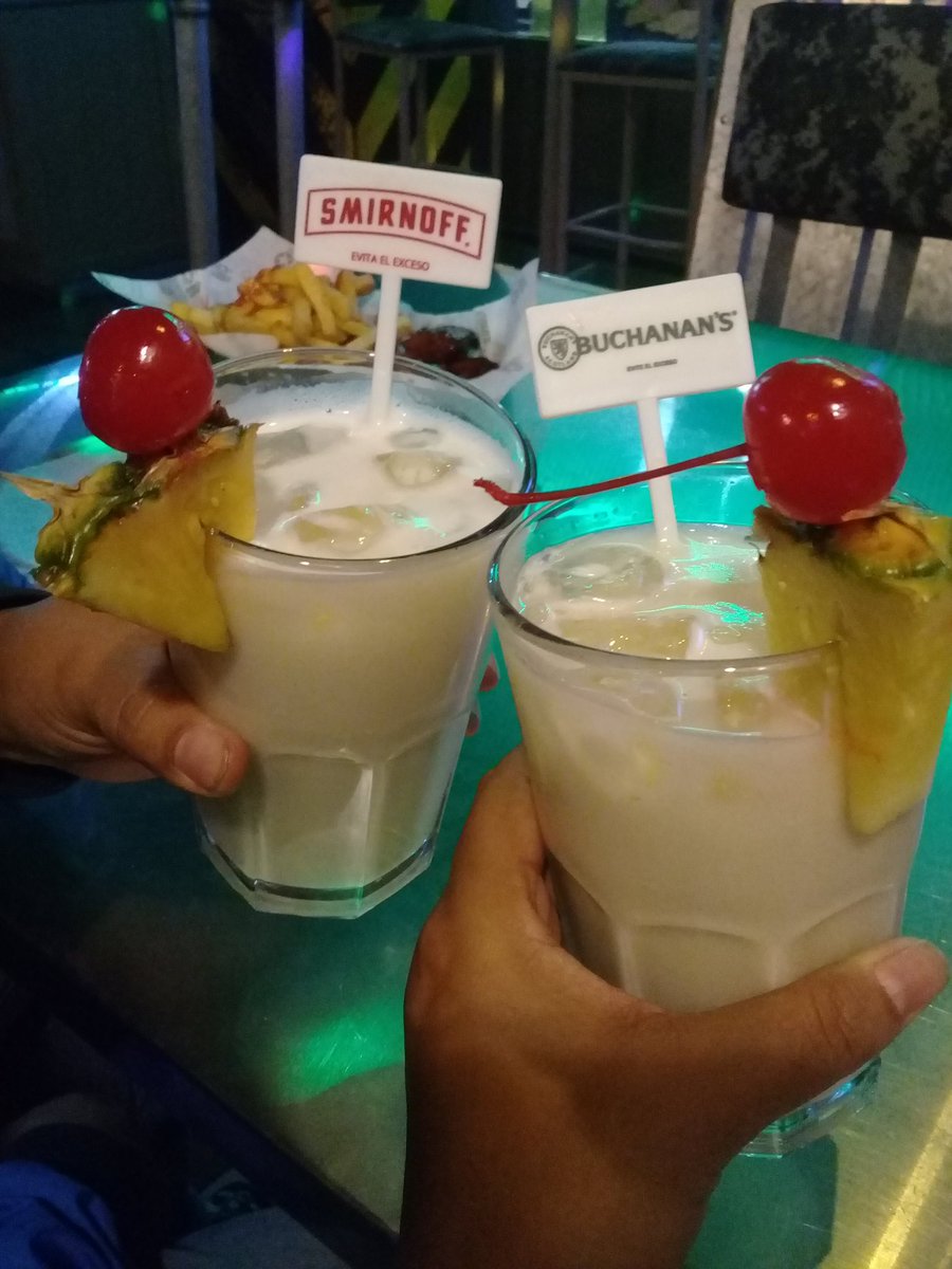 YekiAlare's tweet photo. Por nuestro amor y #ATuSaludYo brindo. Que el amor nunca nos falte y que nada nunca nos separé!
#BatApp
#DinastíaMilenials https://t.co/2WxkzZHZcC