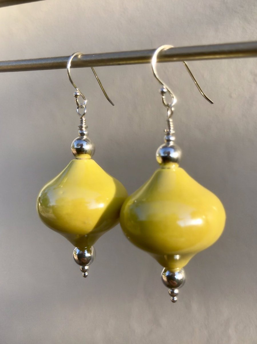 FredMacDesigns's tweet photo. These remind me of spinning tops! Funky yellow with sterling silver.
Au$40 plus postage.
-
#fredmacdesigns #farwestnsw #design #create #sterlingsilver #earrings #jewellery #stirlingsilver #silver #farwestproud #beads #silverbeads #pearl #yellow #sterlingsilverbeads #paypal https://t.co/MZK4de78Gq
