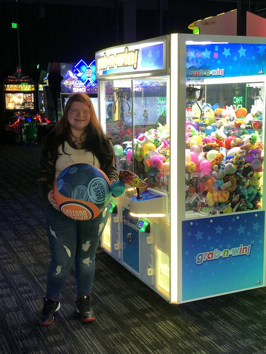 eevanosky tweet media