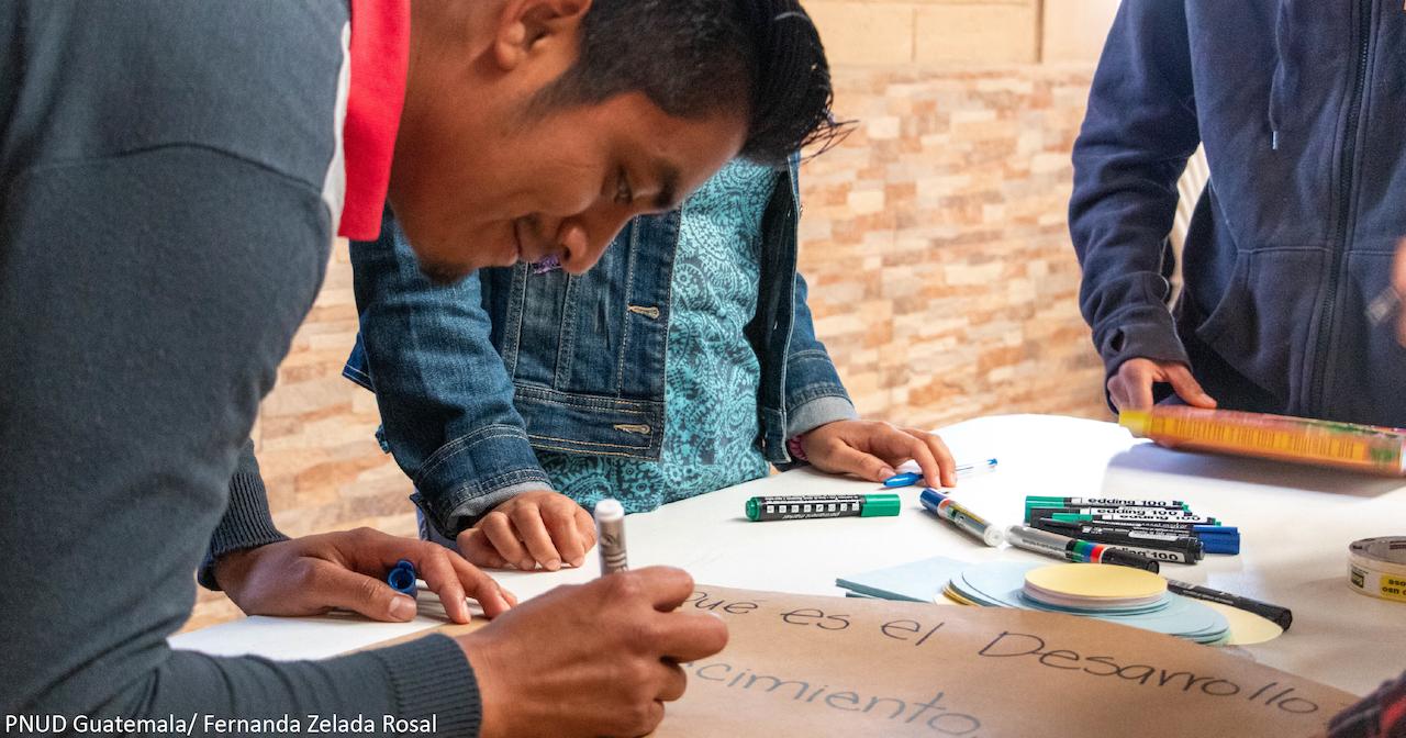 Pnud Guatemala Las Capacidades Mas Esenciales Para El Desarrollo Humano Son Disfrutar De Una Vida Larga Y Saludable Haber Sido Educado Acceder A Los Recursos Necesarios Para Lograr Un Nivel