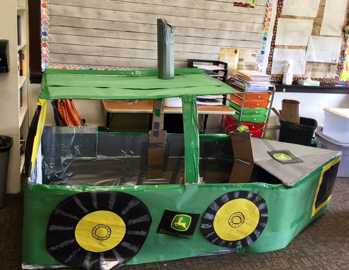 jillsciteach's tweet photo. #Cardboardboats Day 5 and done! If the weather cooperates @VVJHSpartans 8th headers set sail on Monday around 11:30. https://t.co/eJZJAl4Dri