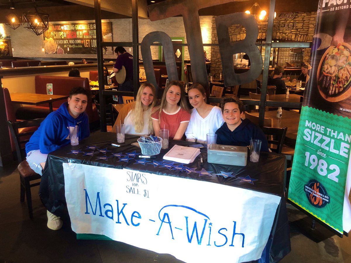 SpanishCJHS's tweet photo. @LearnAtCCS Come eat at On The Border! Grab a flyer on your way in and 20% of your bill goes to @MakeAWishMI 💙🌮💙 https://t.co/mbQgBpn8yO