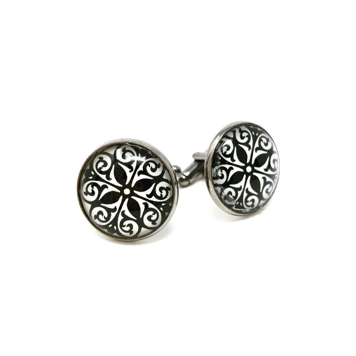 DOROMONTREAL's tweet photo. Shirt jewelry... https://t.co/RP4nRF7qVV