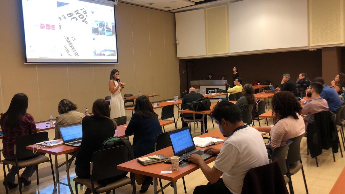 DircomLa's tweet photo. Innovar con el lenguaje a cargo de @AmaluLD #Cumbredircom https://t.co/YcJAfwuahB