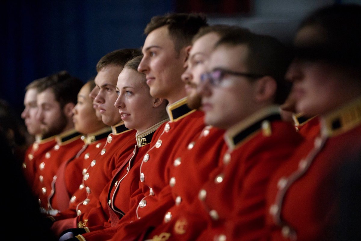 Army_Comd_Armee's tweet photo. Congratulations to all members of the graduating class who received their Commissions today – and officially became junior officers in the Canadian Armed Forces. The “March through the Arch” signifies the conclusion of their time in the Cadet Wing at RMC. https://t.co/YinAcOjJEq