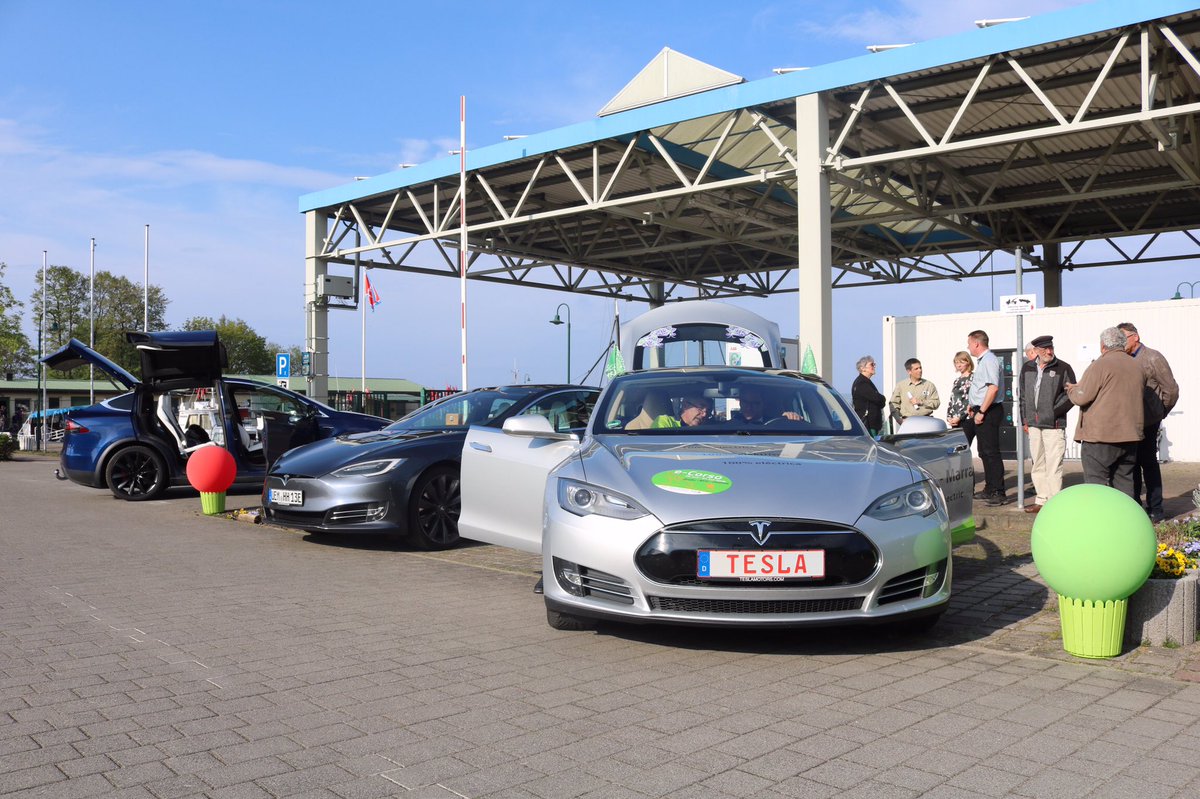 Haffhus's tweet photo. Berlin - Marrakech - #Altwarp (@ZoePionierin 😉) das klappt heutzutage problemlos auch mit einem #Elektroauto - aber nur wenn es auch in ländlichen Destinationen #Ladesäulen gibt, so wie hier am #stettinerhaff mit der Eröffnung einer weiteren Schnellladestation #Emobiltät https://t.co/ttiIUjfzMv