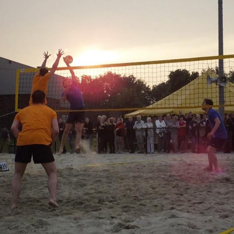 Het weekend is begonnen en dat betekend dat over één week het 52e Horster Volleybaltoernooi van start gaat!🙌🏼