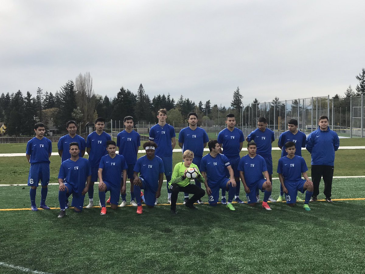 FWHSsoccer's tweet photo. These boys gonna run through a wall tonight to be victorious!!!!!!! https://t.co/wtcPSp3QTn