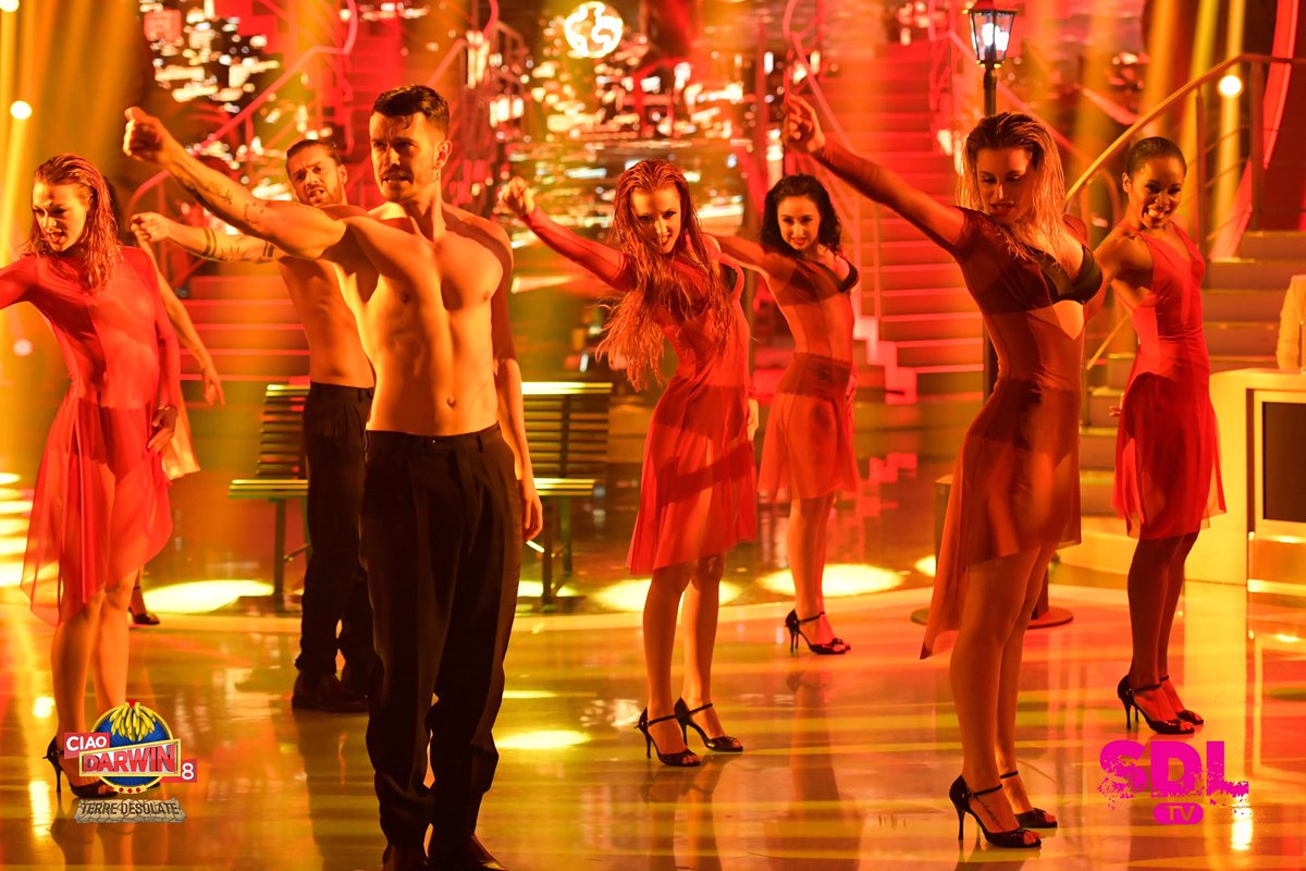 Commenta con un EMOJI il nostro corpo di ballo. 💃🕺

#CiaoDarwin #SiamoTuttiMatti #SdlTv

📸 Luigi Zomparelli