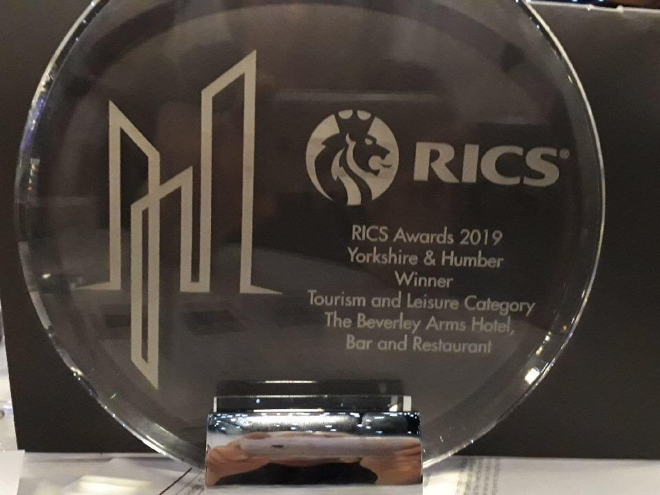 We won!!! The Beverley Arms Hotel <a href="/EnjoyBeverley/">Beverley Arms</a> <a href="/JenKitch/">Jenny Kitchen</a> <a href="/ThwaitesBrewery/">ThwaitesBeerandPubs</a> <a href="/TomInteriors/">Tom Shelley</a> <a href="/bigfatryder/">Toby Ryder</a> <a href="/samanthajevons/">Samantha Jevons</a> #RICSAwards