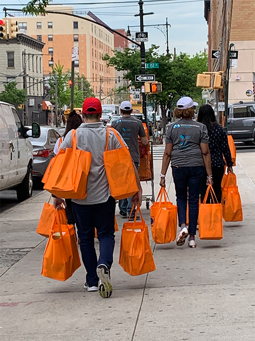 HispanicFed's tweet image. Today was a great day to partner with @mercer volunteers and provide much needed hunger relief in the South Bronx w/ our friends @nosquedamos and the Rainbow Garden of Life &amp;amp; Health! #mercercares #goodday