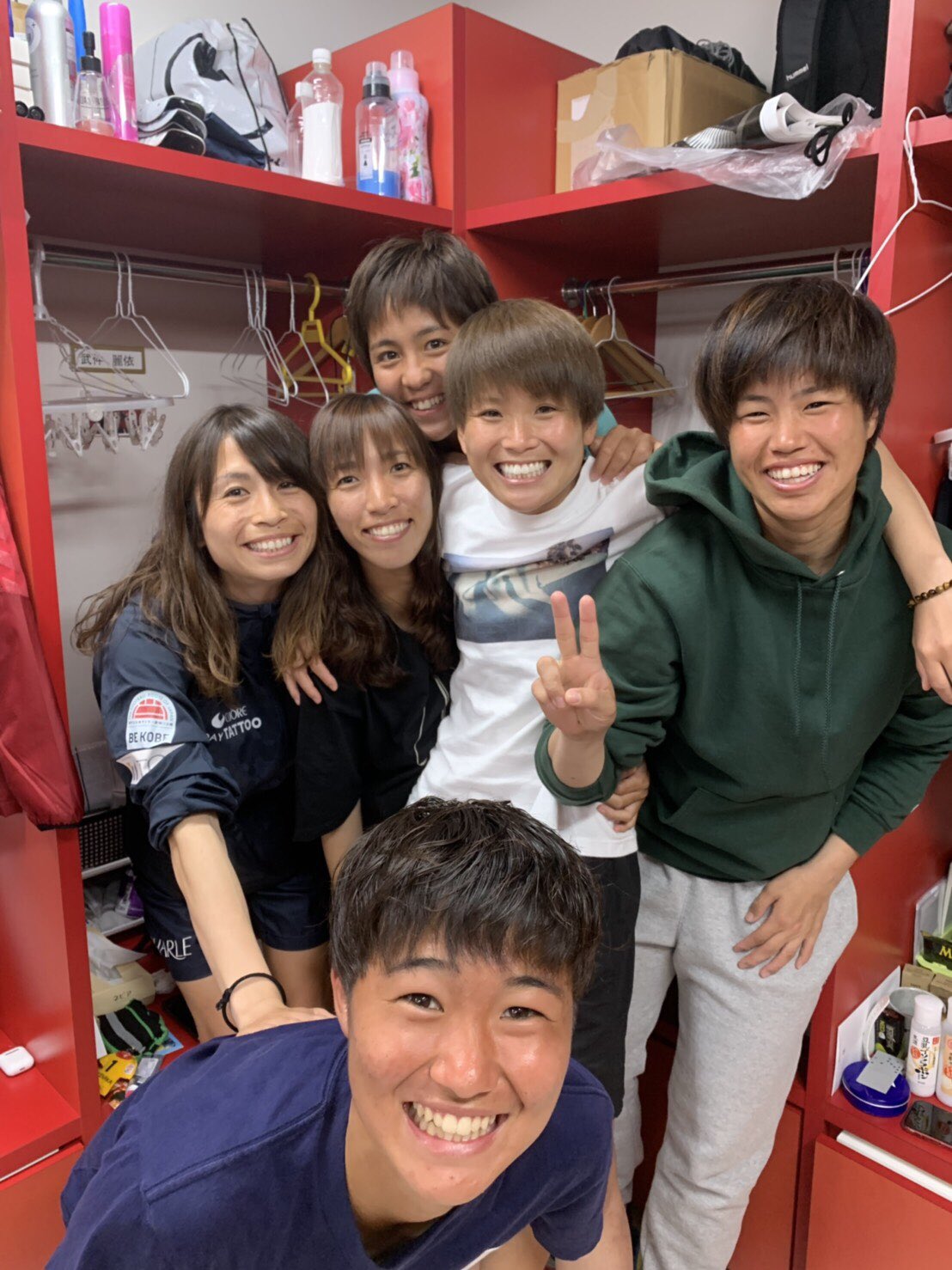 川澄奈穂美 Nahomi Kawasumi あすなちゃんが本日18日と来週22 24日 Inacの練習に参加します みなさん是非会いに行ってあげてください みっちょん告知よろしゅー 自分でしろ でもしちゃう どうもバファリンです みっちょんの半分は優しさででき