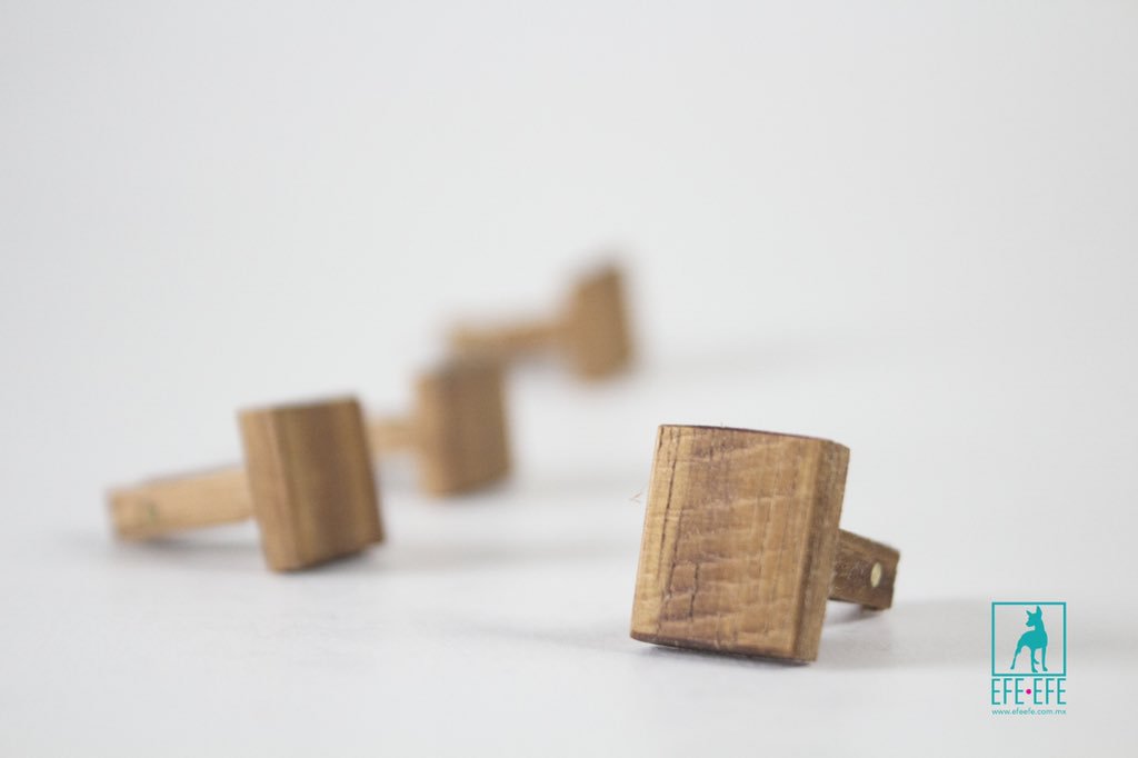 efeefefashion's tweet photo. Recordamos este día del #DiaMundialDelReciclaje con nuestras mancuernillas de madera reciclada. https://t.co/6XKuKt5Ipv https://t.co/MZqBcsGTPE