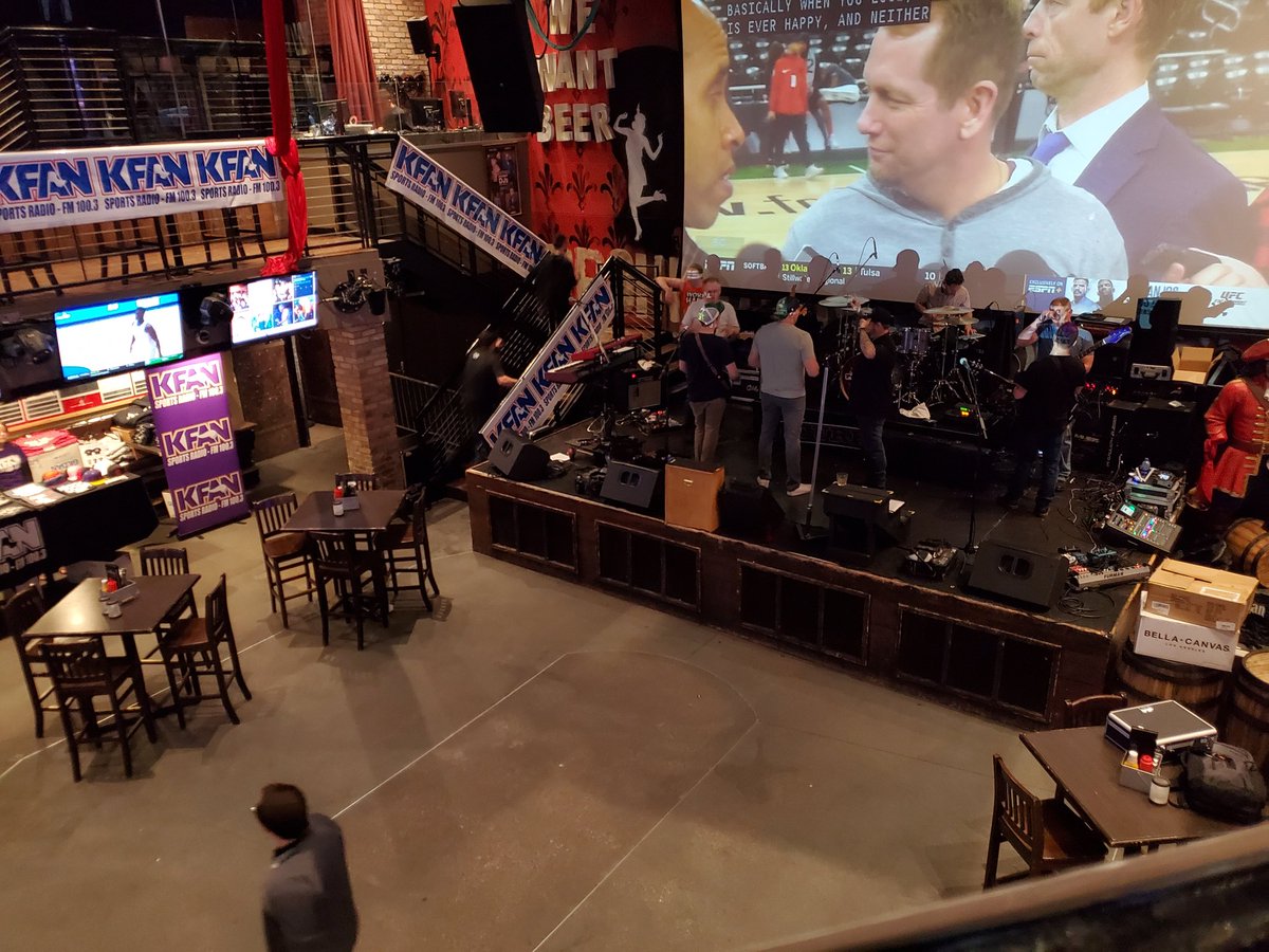 The scene is set! We're under an hour away from doors opening for <a href="/KFAN1003/">KFAN1003</a>'s #KFANRubeParty! Doors at 6pm! <a href="/Chris_Hawkey/">Chris Hawkey</a> plays around 9!
