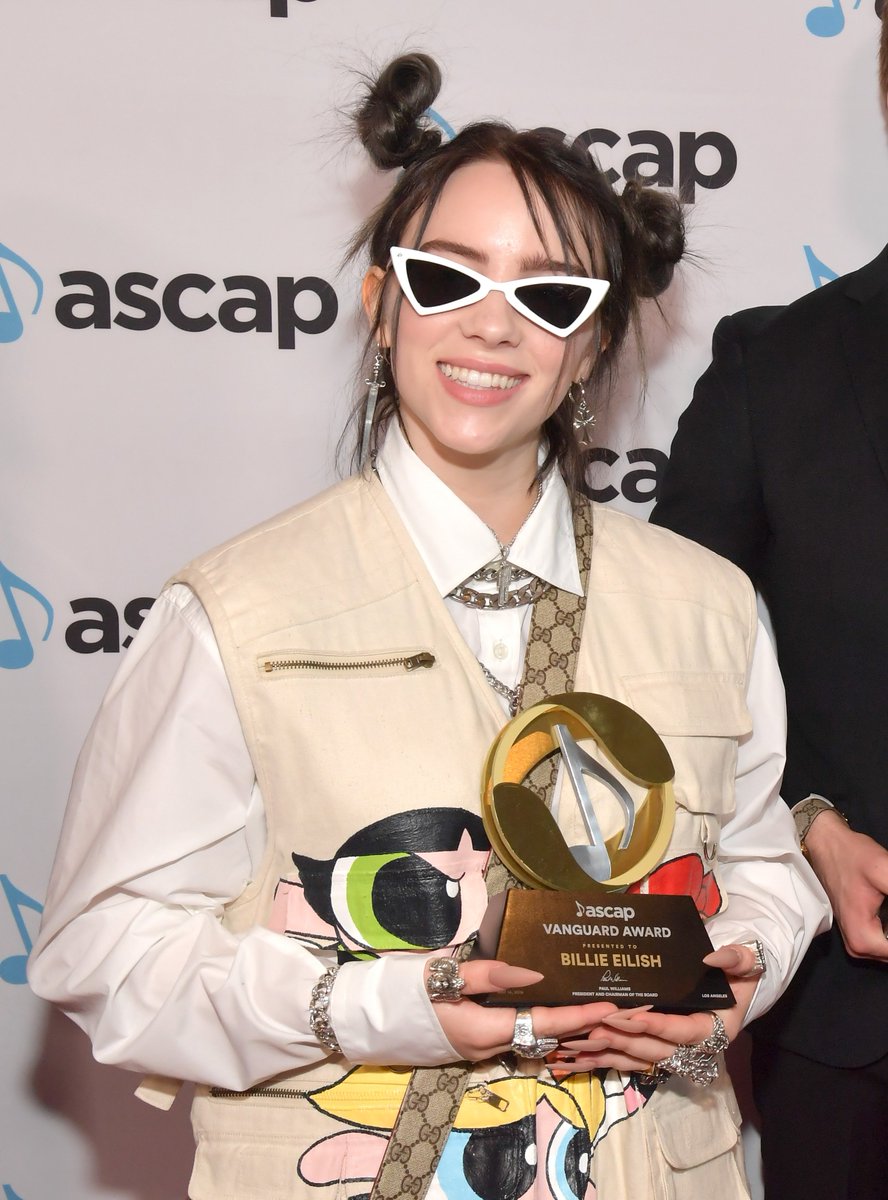 UMPG's tweet image. Congrats to the incredible @billieeilish for receiving the @ASCAP Vanguard Award and for shaping the future of music with her artistry! 🎶 #ASCAPPop