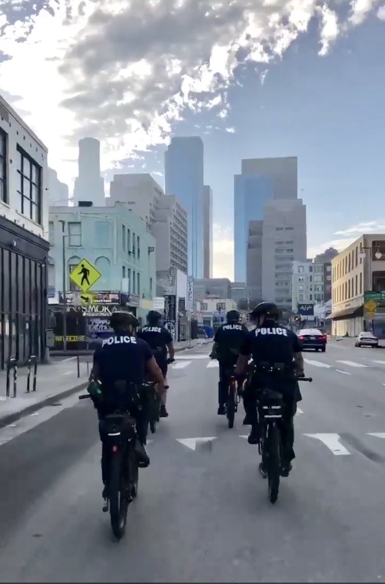 LAPD HQ tweet media