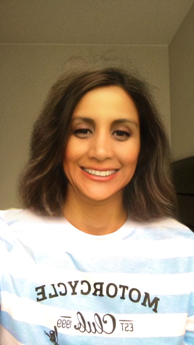 toychihuan's tweet image. Jaja salgo mejor en la foto con pelo largo #snapchallenge