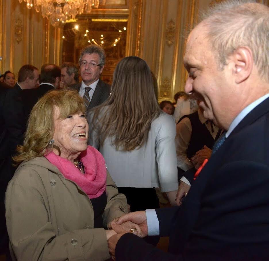 PromoverCultura's tweet photo. Por dedicarle la vida a los medios de comunicación, es que con gran orgullo y admiración, hemos presentado en la @LegisCABA el proyecto para declarar a Fanny Mandelbaum @grandiosaposta "Personalidad Destacada de la Cultura".
Gracias Leg. @Willygheredia por recibir esta solicitud. https://t.co/Tqx5GDaout