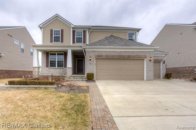 remaxclassicmi's tweet image. We are looking for a buyer on 29845 Macintosh Lane #LyonTwp #MI  #realestate tour.circlepix.com/home/3WDELG