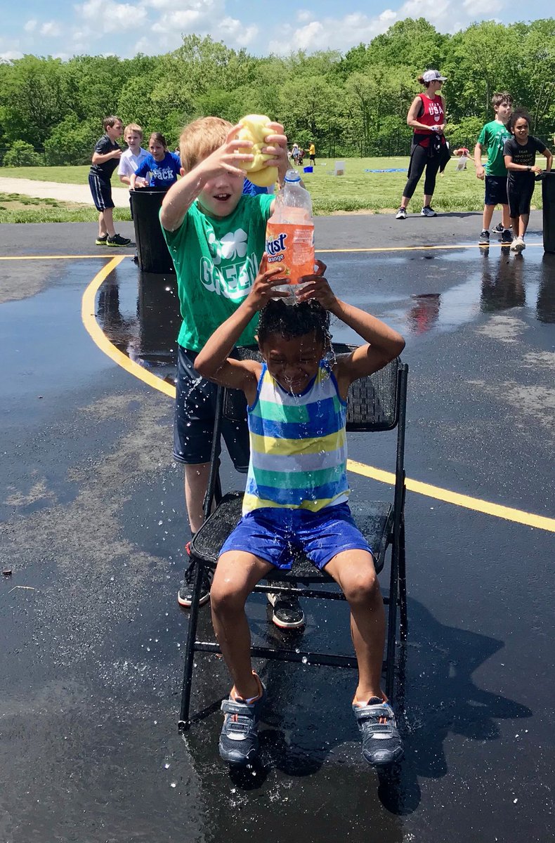 coachcBEU's tweet photo. BEU knows that sometimes all you need is a sponge, a 2 liter bottle and a friend to make incredible memories!! https://t.co/8hOmWg9aWf